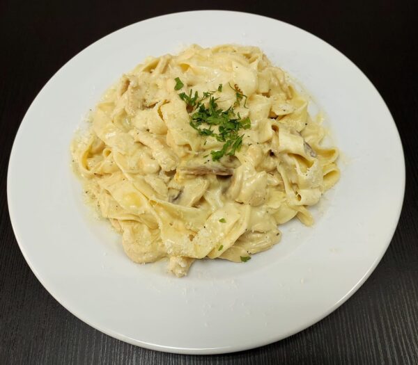 Fettucinne Alfredo With Chicken